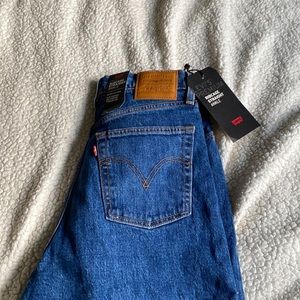 LEVIS RIBCAGE SHORT STRAIGHT ANKLE JEANS